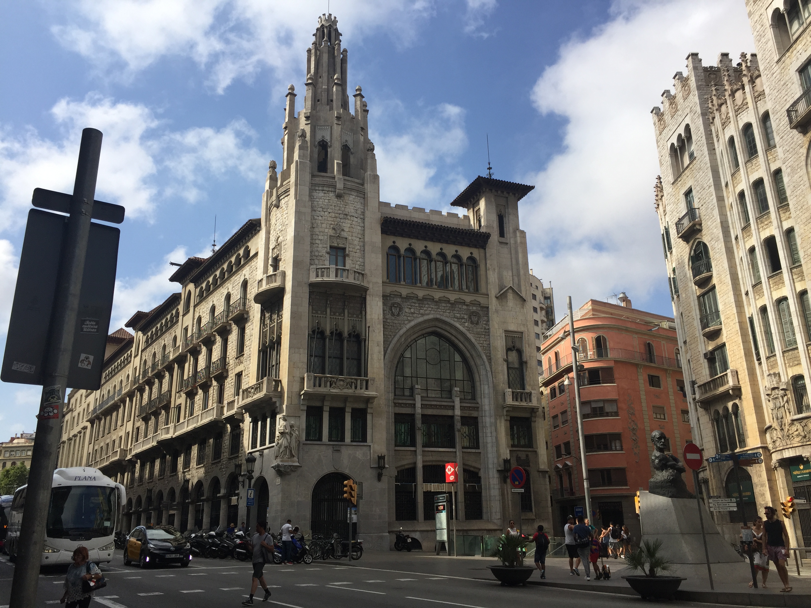 A contrast of architectural styles along Las Ramblas.