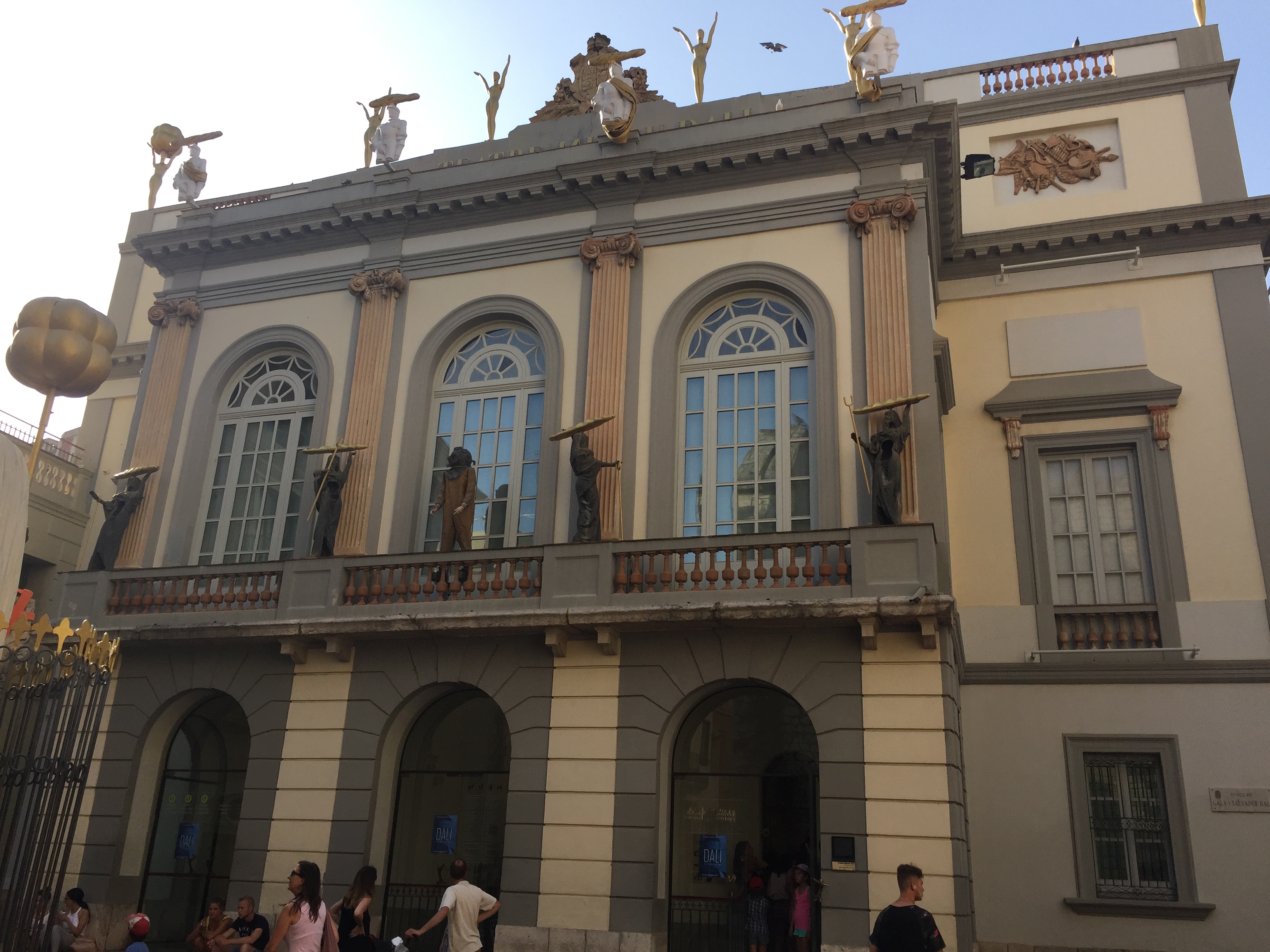 The entrance to El Teatre Museu Gala Salvador Dali